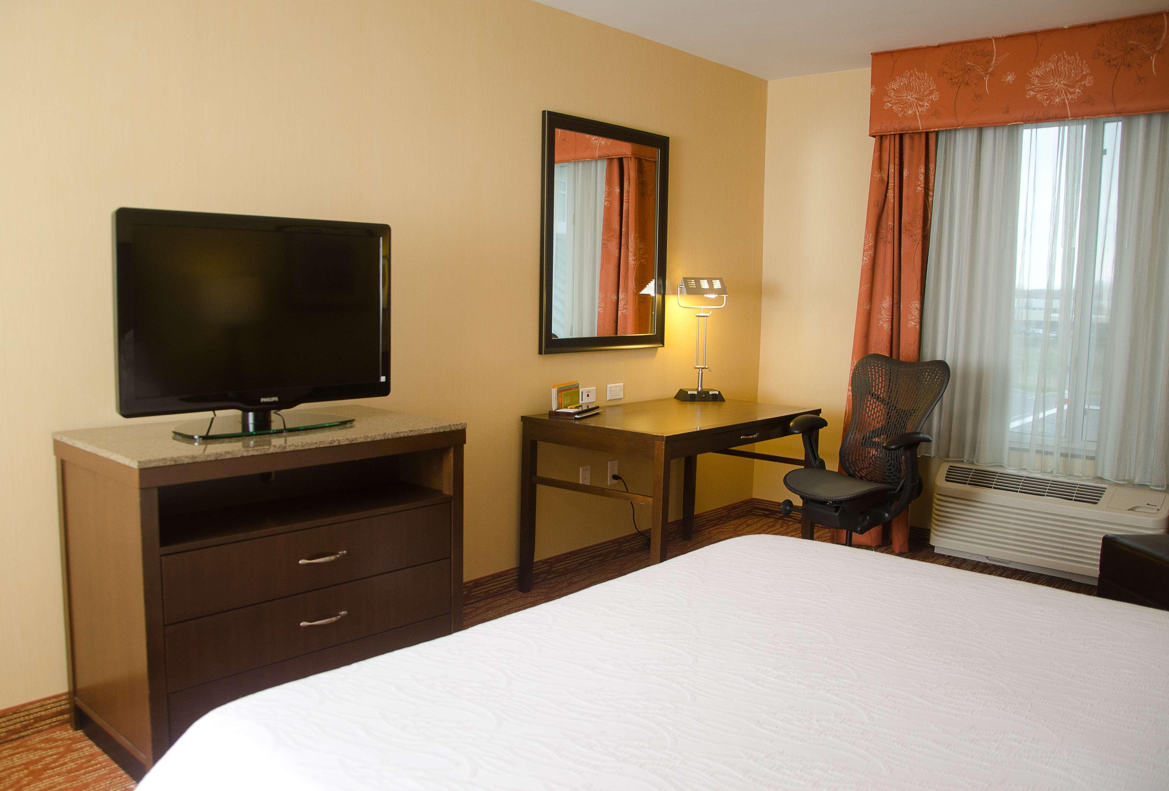 Hilton Garden Inn Watertown Extérieur photo