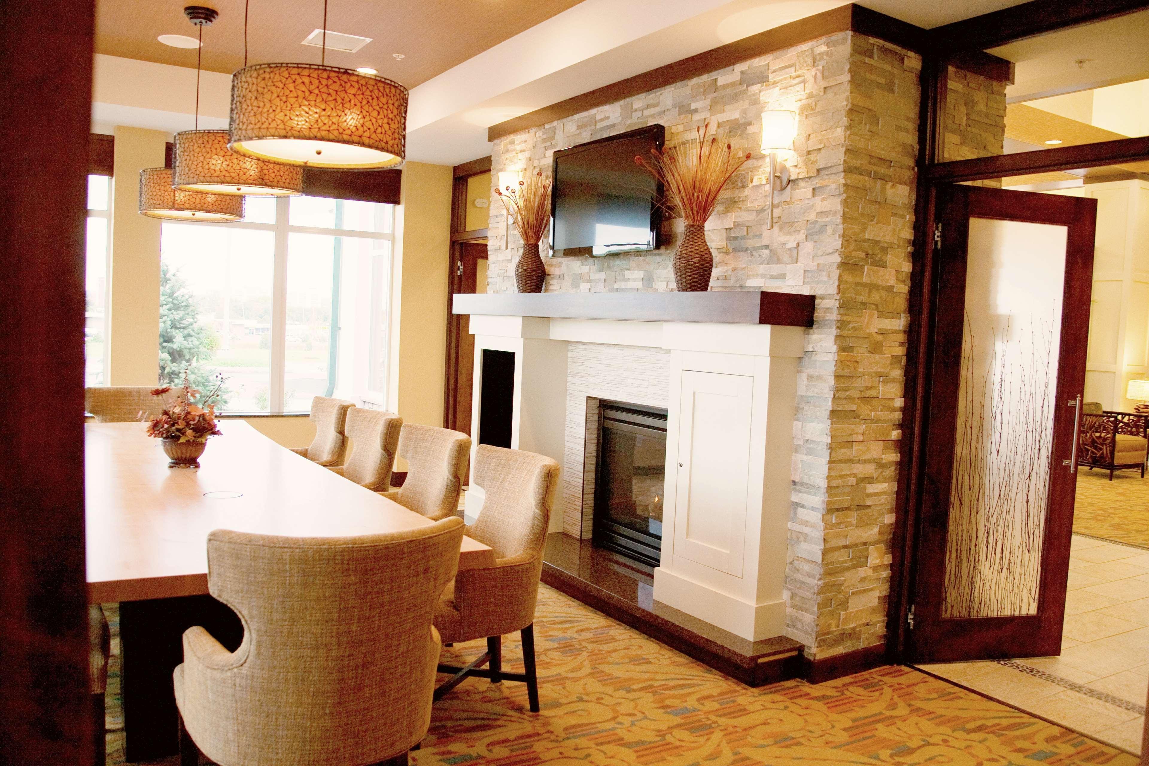Hilton Garden Inn Watertown Extérieur photo