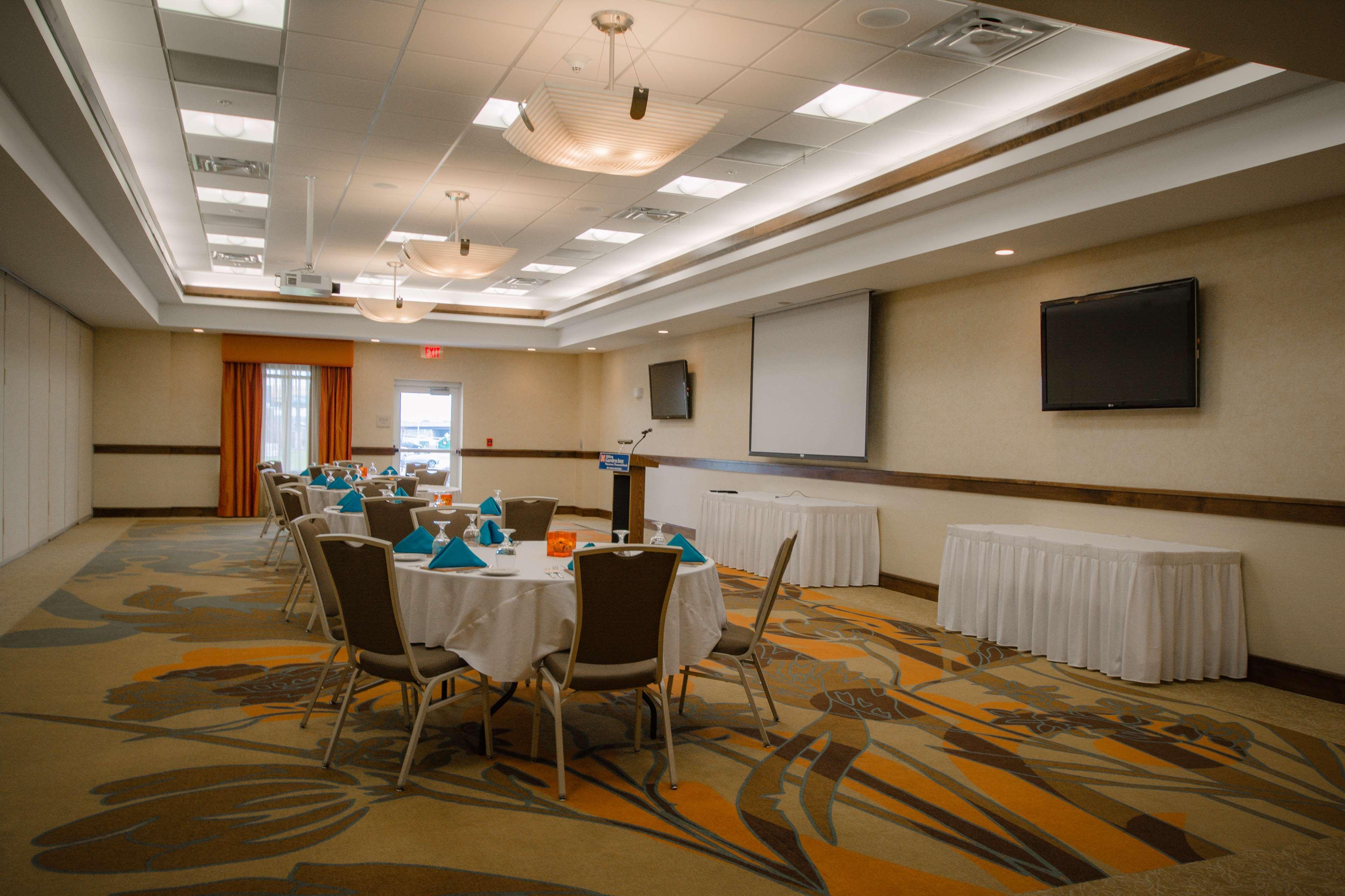 Hilton Garden Inn Watertown Extérieur photo