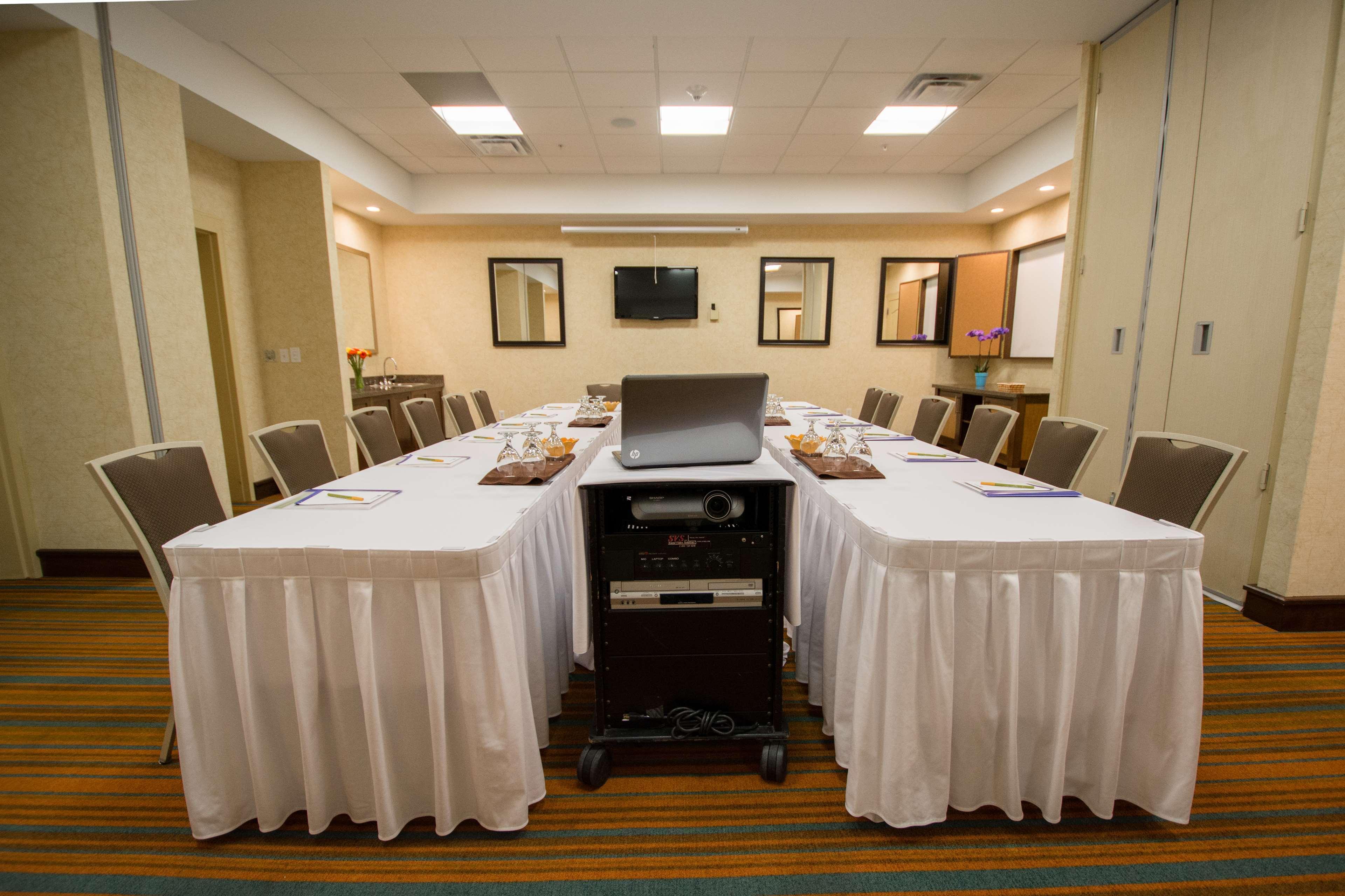 Hilton Garden Inn Watertown Extérieur photo
