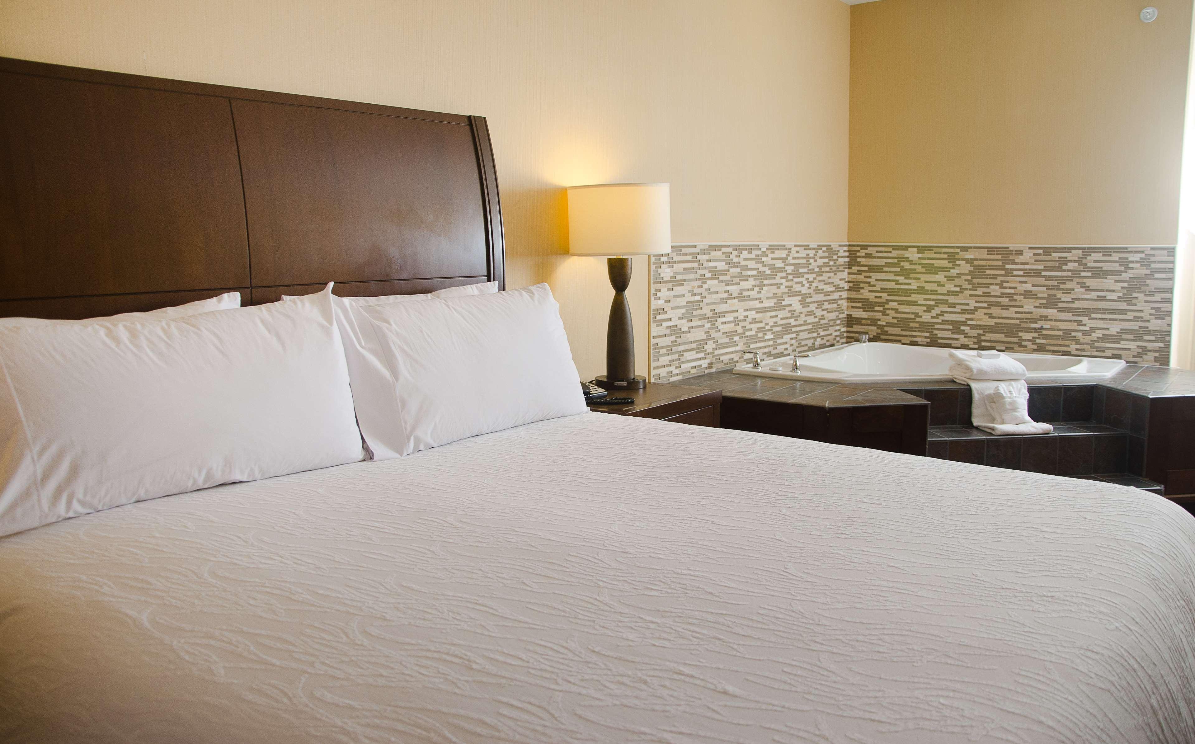 Hilton Garden Inn Watertown Extérieur photo