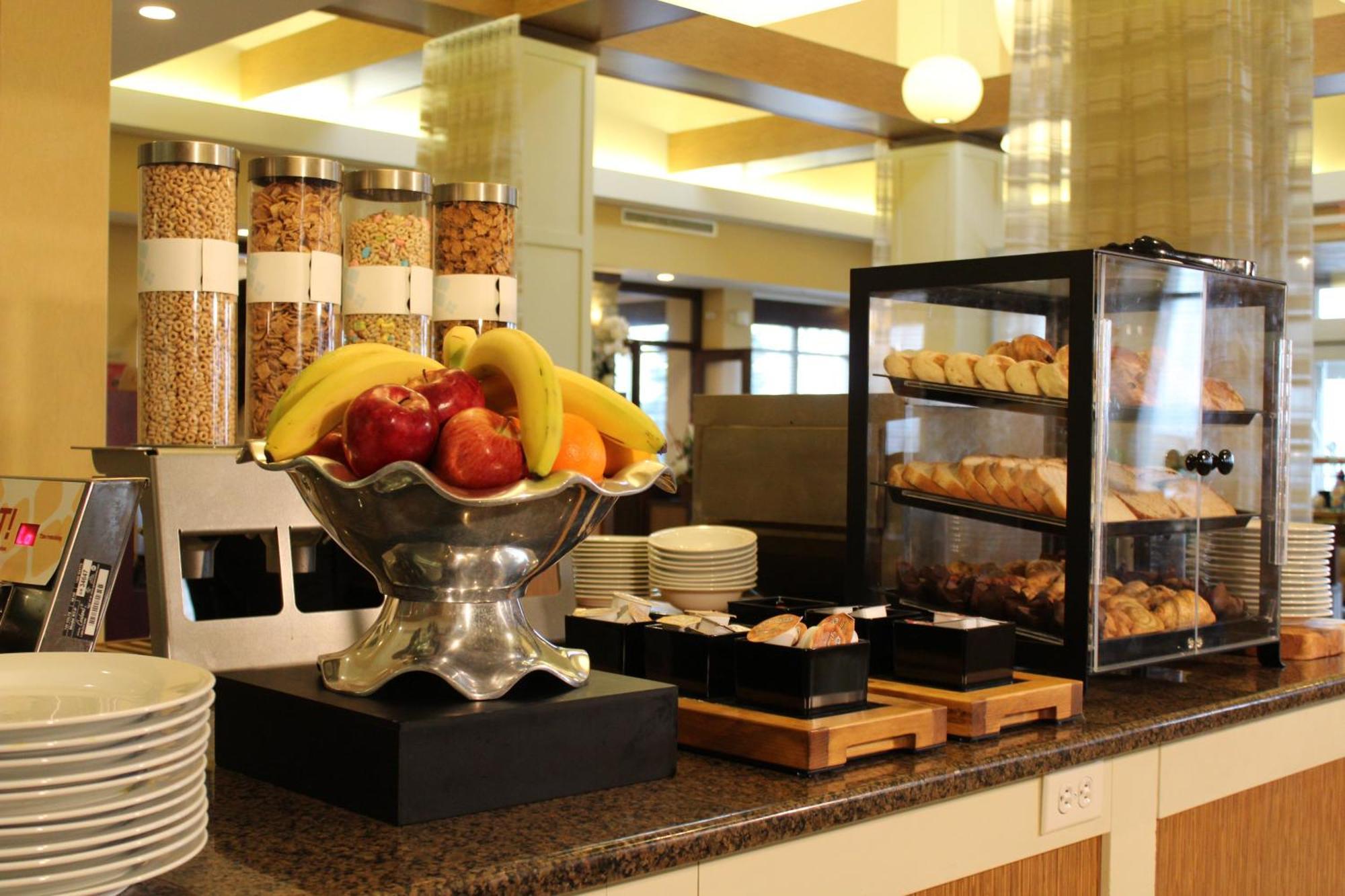 Hilton Garden Inn Watertown Extérieur photo