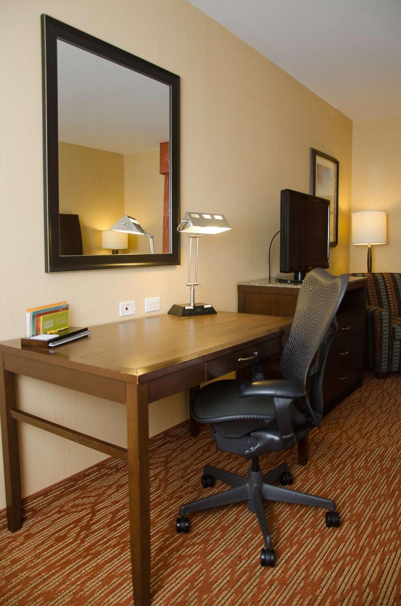 Hilton Garden Inn Watertown Extérieur photo